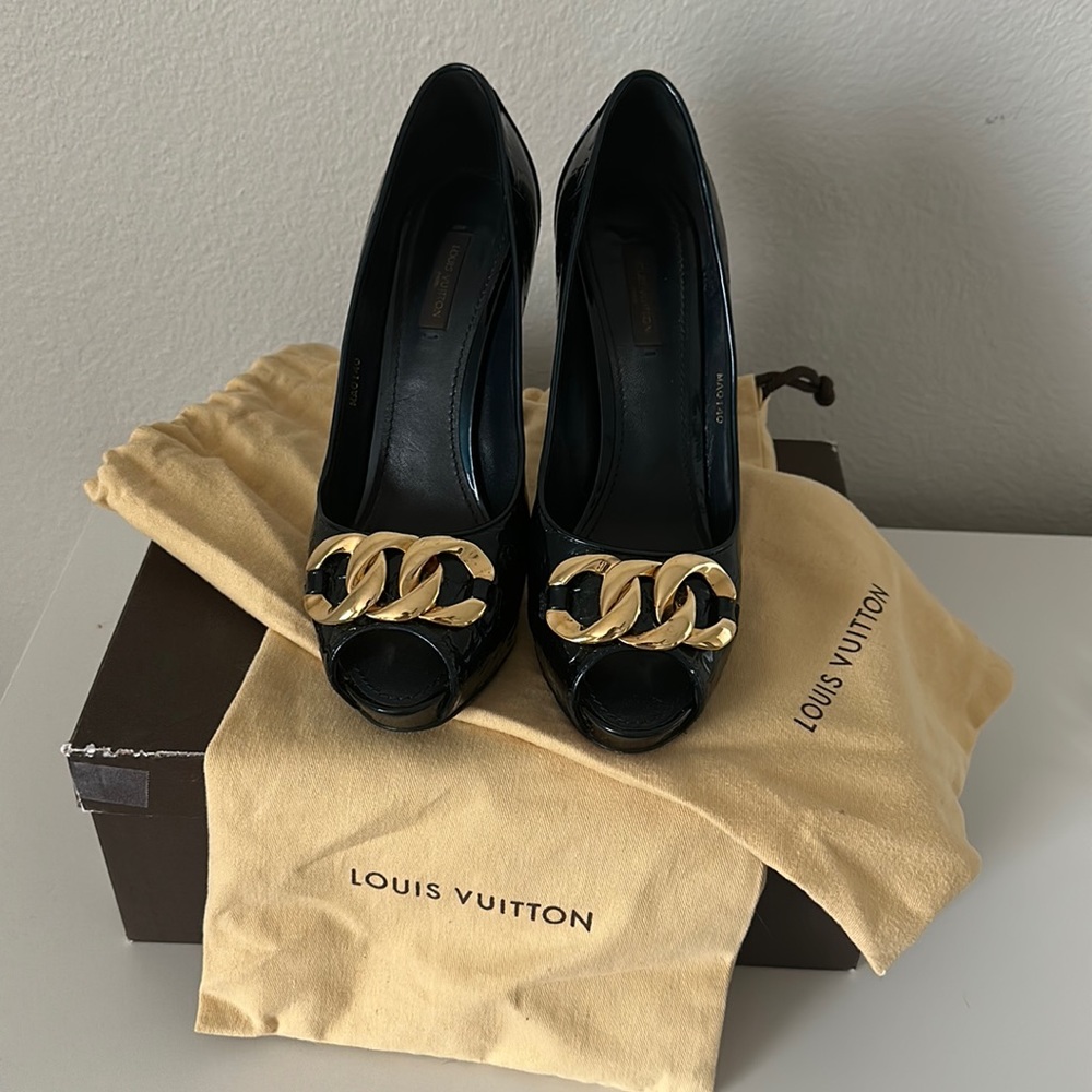 Shoes - Picture 1 of 10